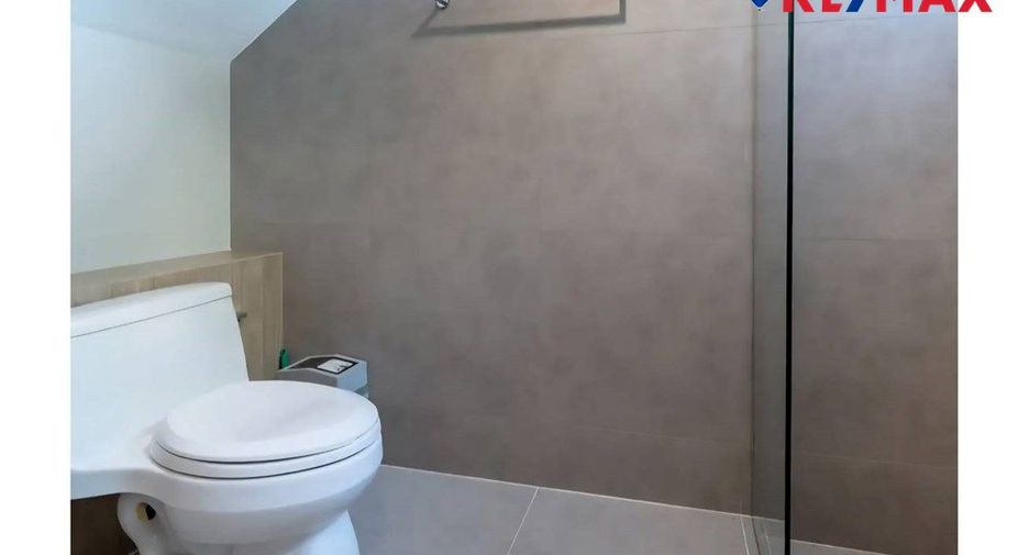 For sale 3 bedrooms house in Sattahip, Chonburi