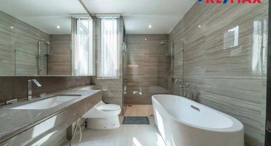 For sale 3 bedrooms house in Sattahip, Chonburi