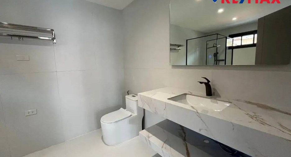 À vendre 5 chambres maison à Bang Lamung, Chonburi