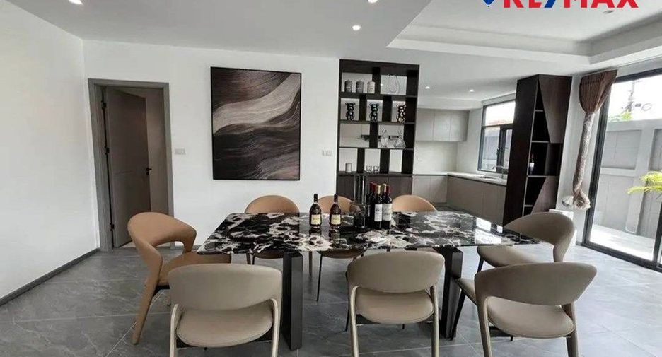 À vendre 5 chambres maison à Bang Lamung, Chonburi