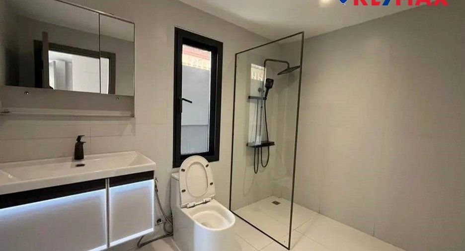 À vendre 5 chambres maison à Bang Lamung, Chonburi