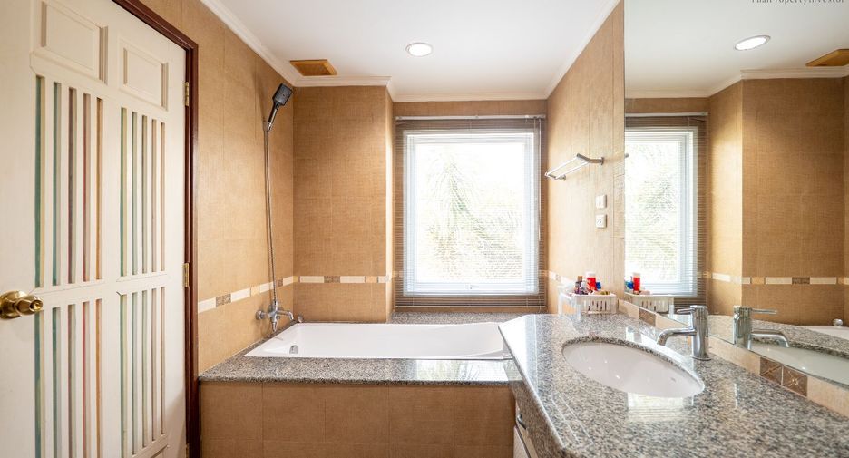 For sale 2 bedrooms condo in Cha Am, Phetchaburi