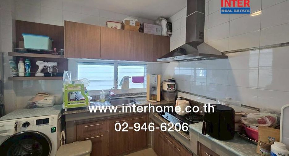 For sale 3 bedrooms house in Khan Na Yao, Bangkok