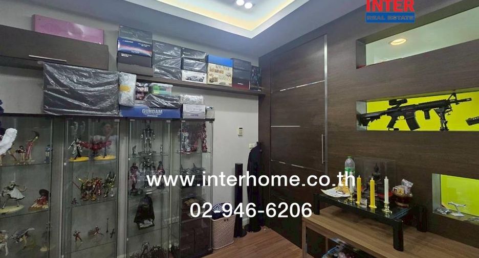 For sale 3 bedrooms house in Khan Na Yao, Bangkok
