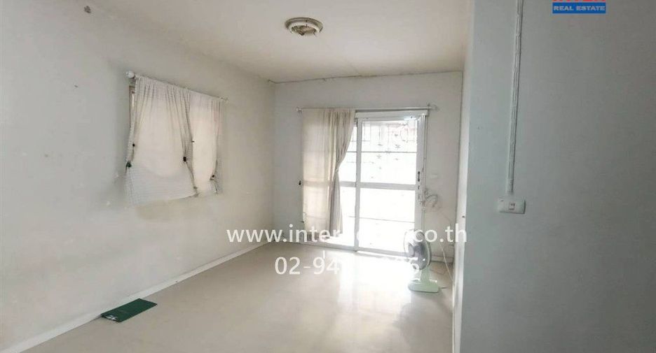 For sale 3 bedrooms townhouse in Mueang Samut Sakhon, Samut Sakhon