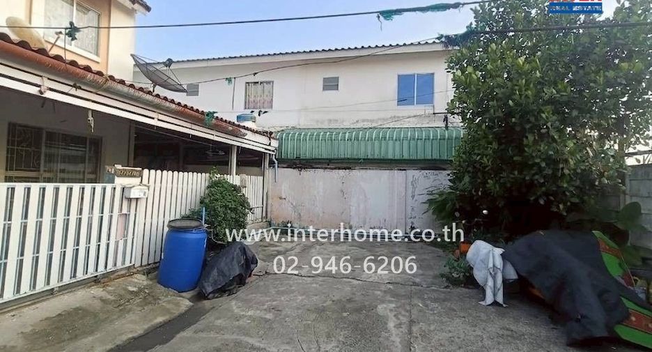 For sale 3 bedrooms townhouse in Mueang Samut Sakhon, Samut Sakhon