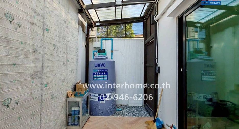 For sale 3 ベッドルーム townhouse in Prawet, Bangkok