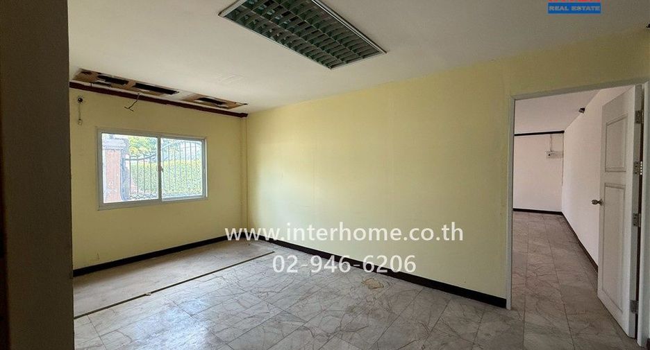 For sale 10 bedrooms house in Bang Kapi, Bangkok