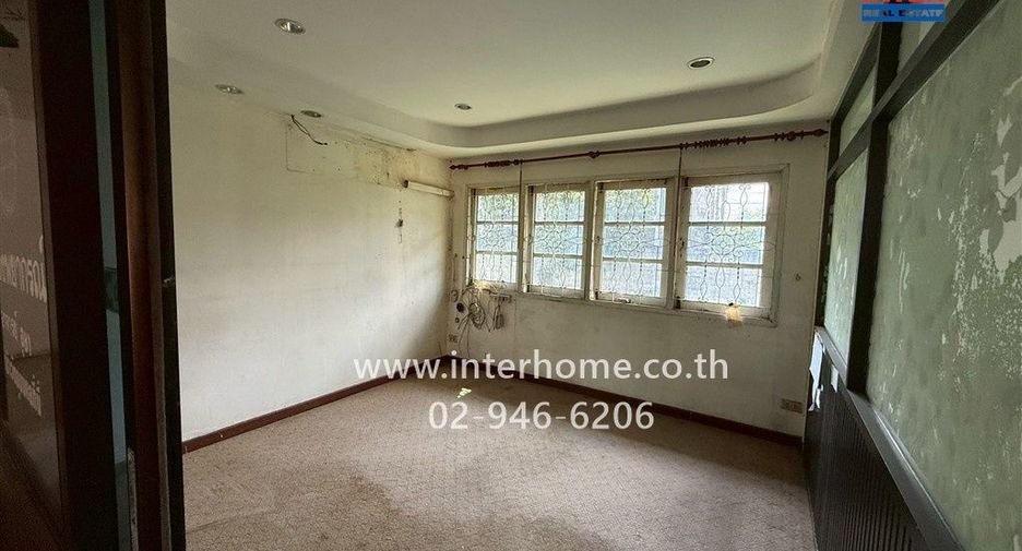 For sale 10 bedrooms house in Bang Kapi, Bangkok