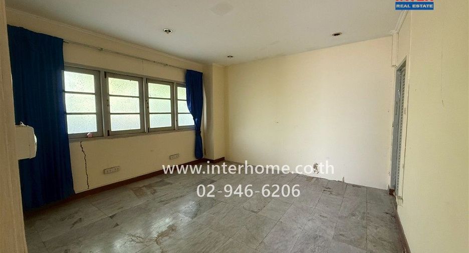 For sale 10 bedrooms house in Bang Kapi, Bangkok