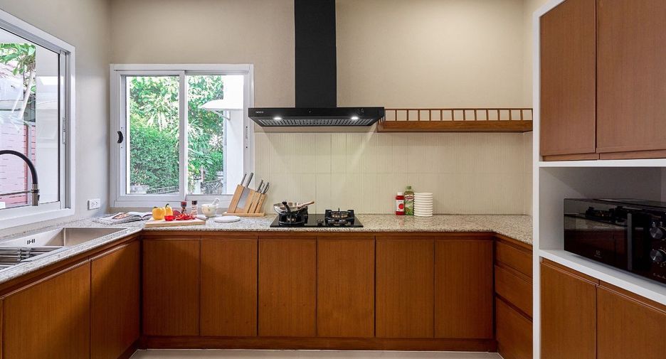 For sale 4 bedrooms house in Mueang Chiang Mai, Chiang Mai