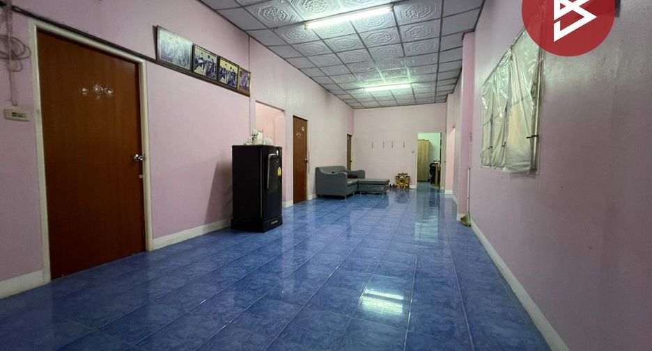 Haus zum Kauf mit 5 Zimmer in Mueang Nakhon Pathom, Nakhon Pathom