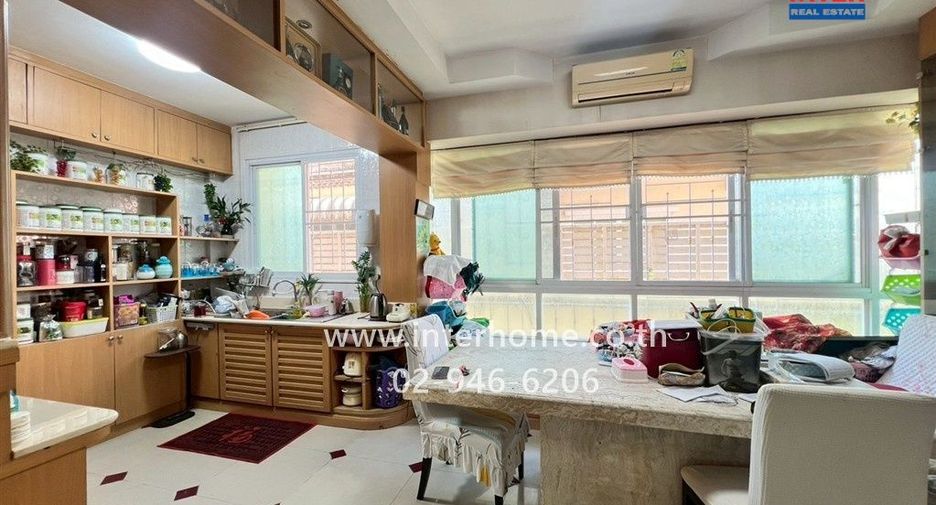 Haus zum Kauf mit 10 Zimmer in Bang Bon, Bangkok