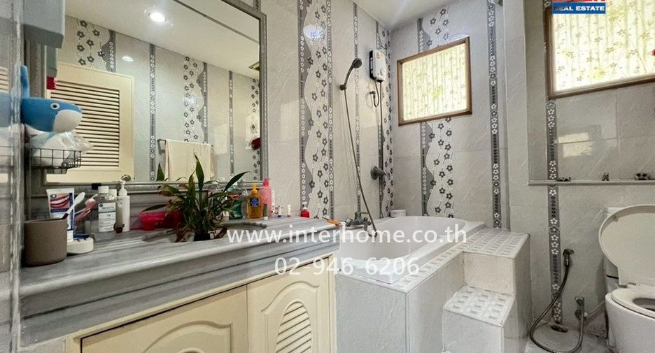 Haus zum Kauf mit 10 Zimmer in Bang Bon, Bangkok