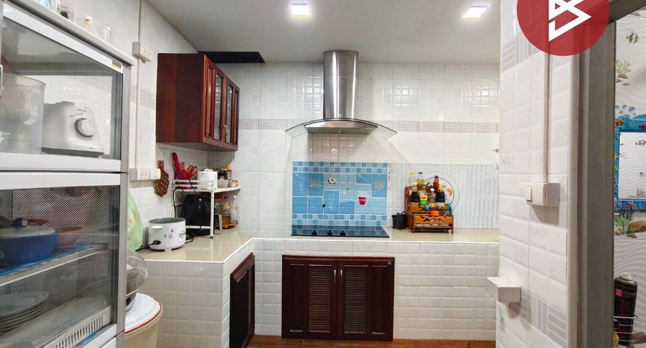 Casa adosada en venta de 4 habitaciones en Nong Khaem, Bangkok