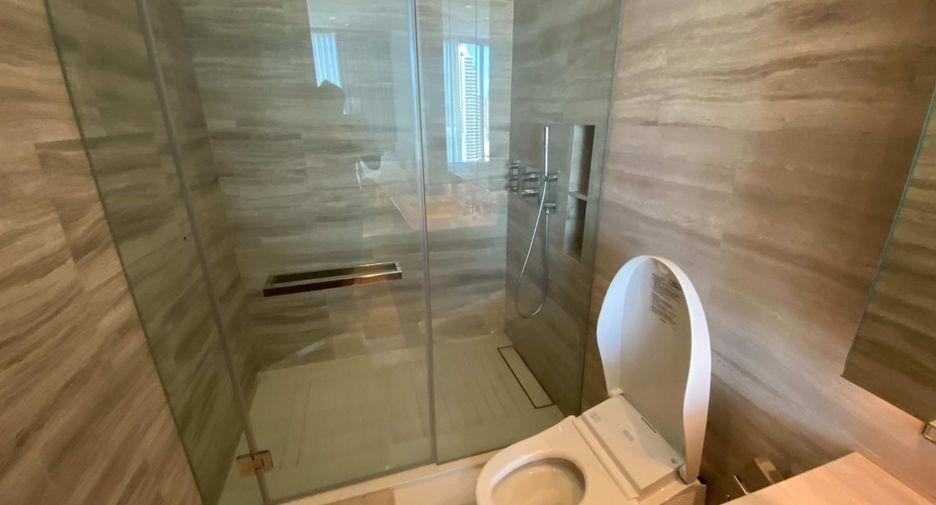 Condo en alquiler de 2 habitaciones en Khlong Toei, Bangkok