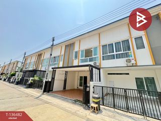出售 4 卧室 联排别墅 在 Sam Phran, Nakhon Pathom