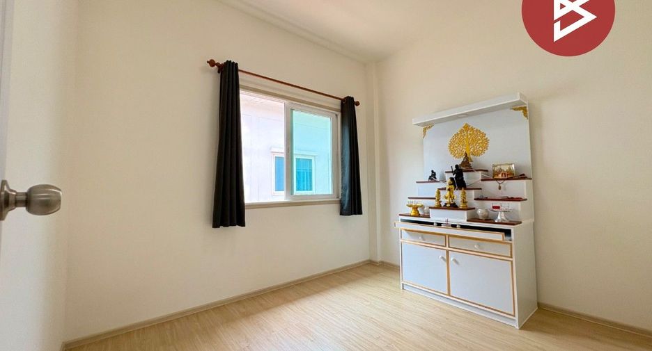 For sale 4 ベッドルーム townhouse in Sam Phran, Nakhon Pathom