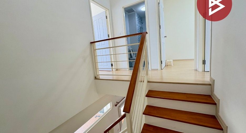 For sale 4 ベッドルーム townhouse in Sam Phran, Nakhon Pathom
