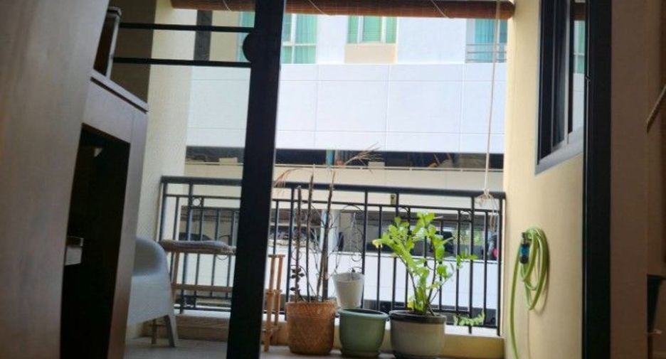 For rent 2 bedrooms condo in Watthana, Bangkok