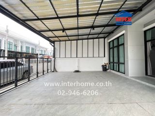 Reihenhaus zur Miete und zum Kauf mit 4 Zimmer in Khlong Sam Wa, Bangkok