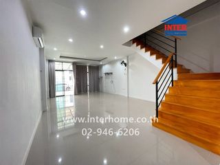 Reihenhaus zur Miete und zum Kauf mit 4 Zimmer in Khlong Sam Wa, Bangkok
