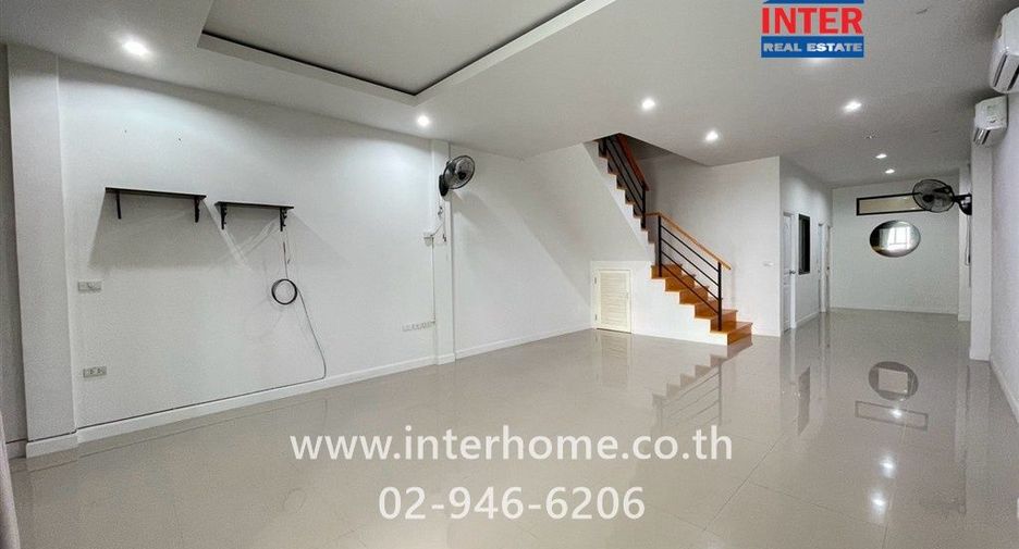 For rent and for sale 4 bedrooms townhouse in Khlong Sam Wa, Bangkok