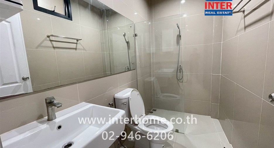 For rent and for sale 4 bedrooms townhouse in Khlong Sam Wa, Bangkok