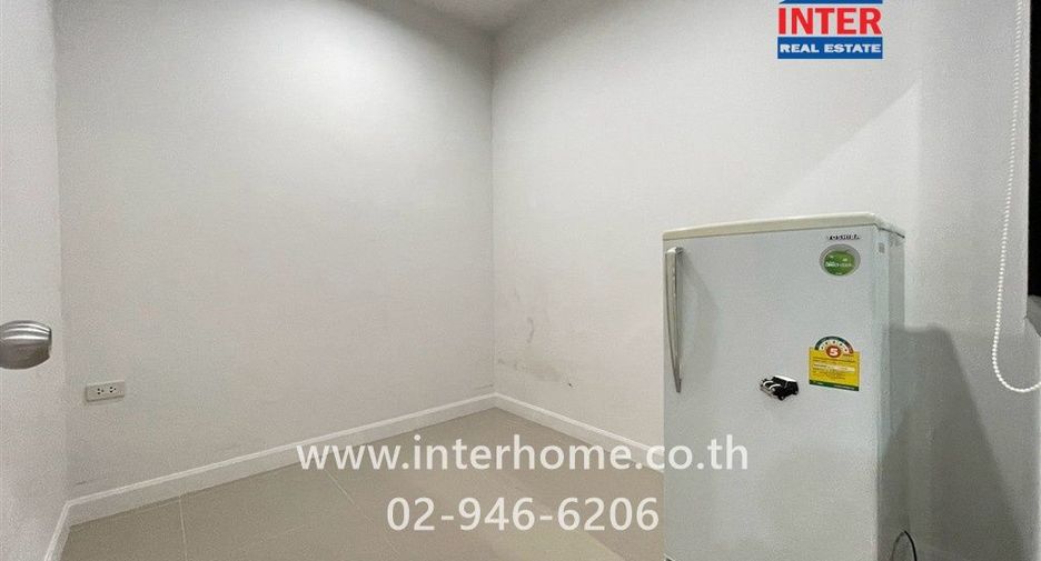 For rent and for sale 4 bedrooms townhouse in Khlong Sam Wa, Bangkok