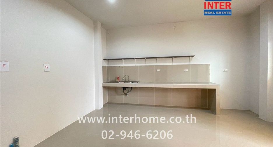 For rent and for sale 4 bedrooms townhouse in Khlong Sam Wa, Bangkok