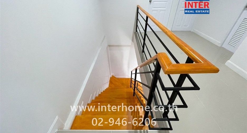 For rent and for sale 4 bedrooms townhouse in Khlong Sam Wa, Bangkok