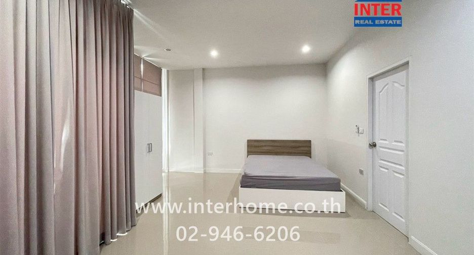For rent and for sale 4 bedrooms townhouse in Khlong Sam Wa, Bangkok