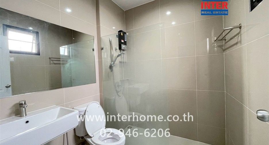 For rent and for sale 4 bedrooms townhouse in Khlong Sam Wa, Bangkok