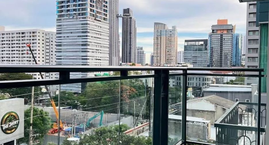 Wohnung zur Miete mit 2 Zimmer in Watthana, Bangkok