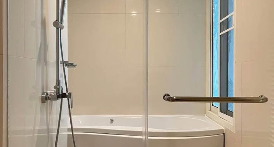 Wohnung zur Miete mit 2 Zimmer in Watthana, Bangkok
