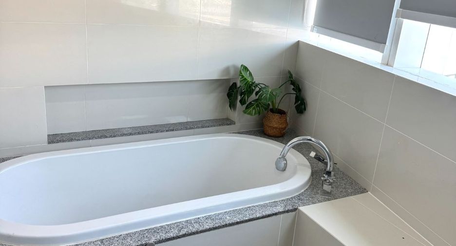 Wohnung zur Miete und zum Kauf mit 3 Zimmer in Khlong Toei, Bangkok