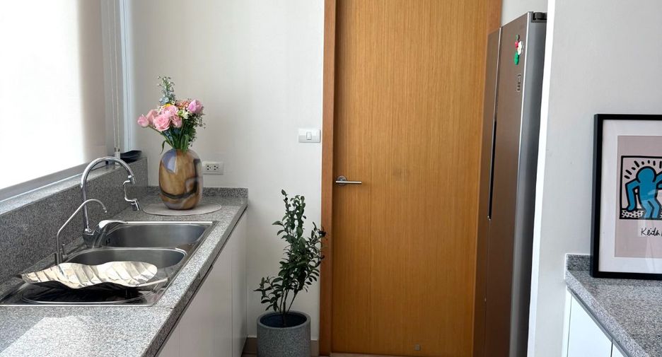 Wohnung zur Miete und zum Kauf mit 3 Zimmer in Khlong Toei, Bangkok