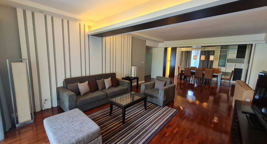 For rent 3 bedrooms apartment in Khlong Toei, Bangkok