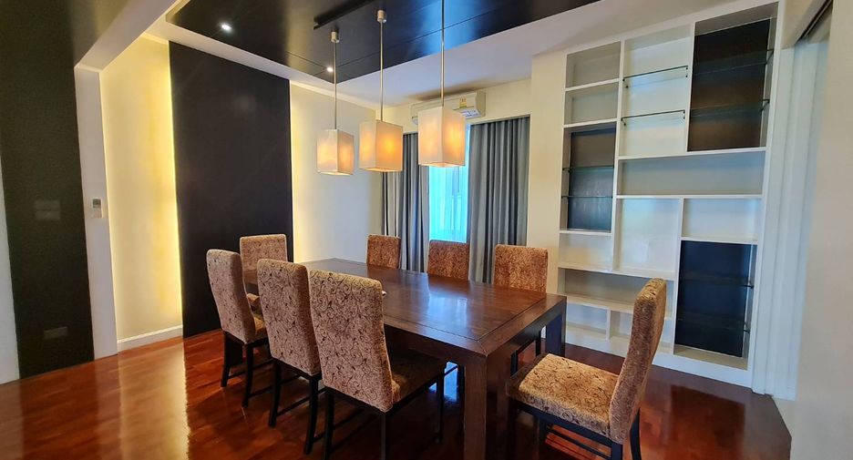 For rent 3 bedrooms apartment in Khlong Toei, Bangkok