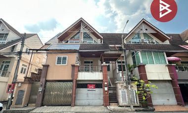 Casa adosada en venta de 3 habitaciones en Wang Thonglang, Bangkok