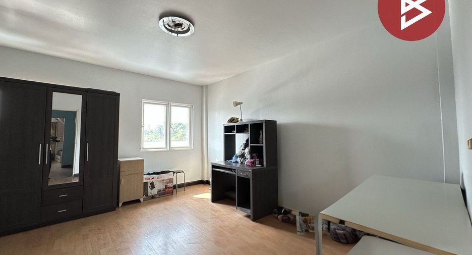 For sale 3 bedrooms townhouse in Wang Thonglang, Bangkok
