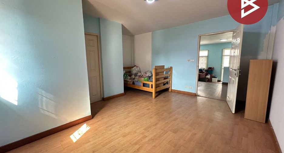 For sale 3 bedrooms townhouse in Wang Thonglang, Bangkok