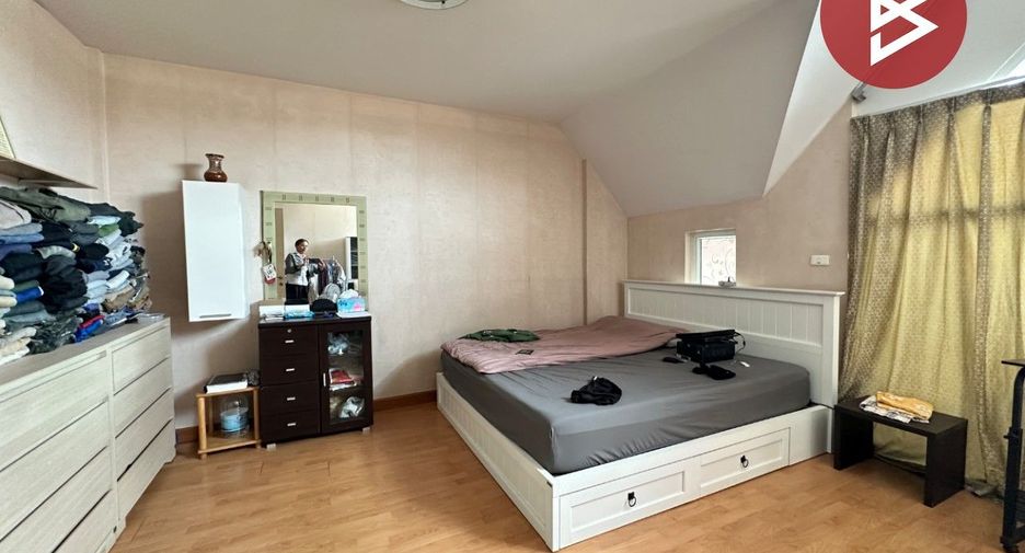 For sale 3 bedrooms townhouse in Wang Thonglang, Bangkok