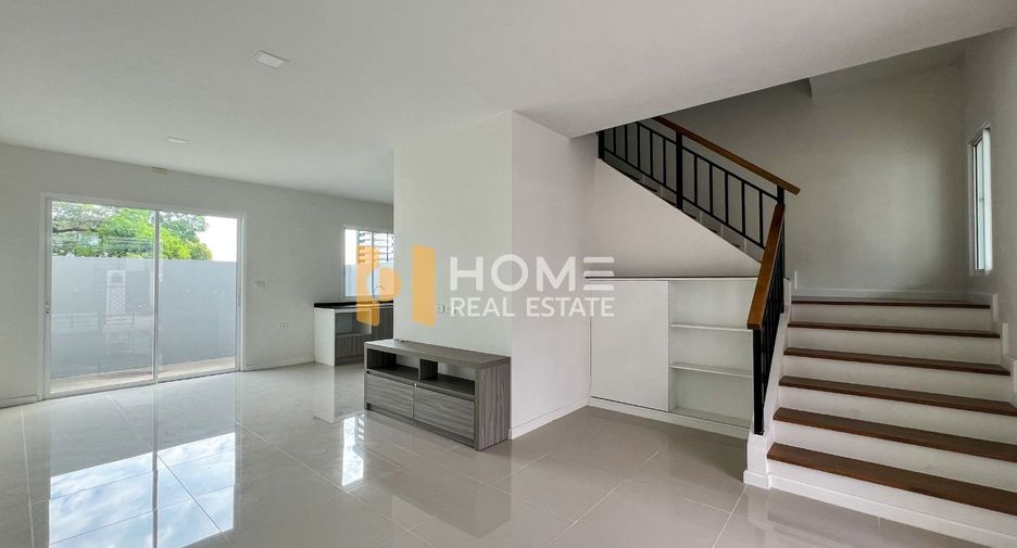 For sale 3 bedrooms townhouse in Lat Krabang, Bangkok