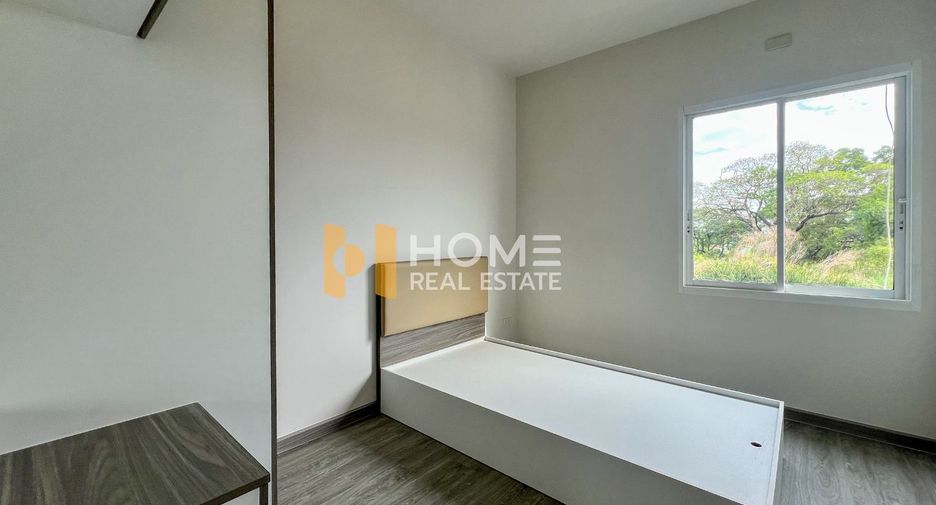 For sale 3 bedrooms townhouse in Lat Krabang, Bangkok