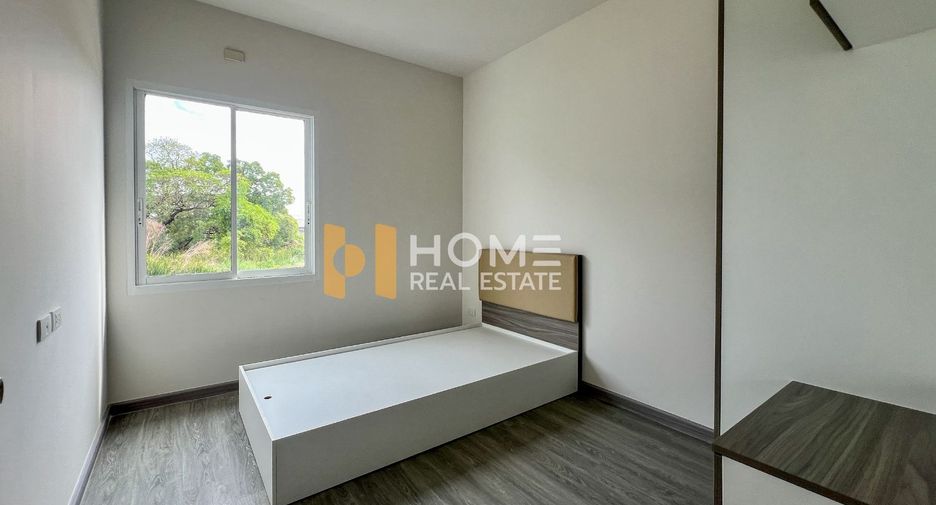 For sale 3 bedrooms townhouse in Lat Krabang, Bangkok