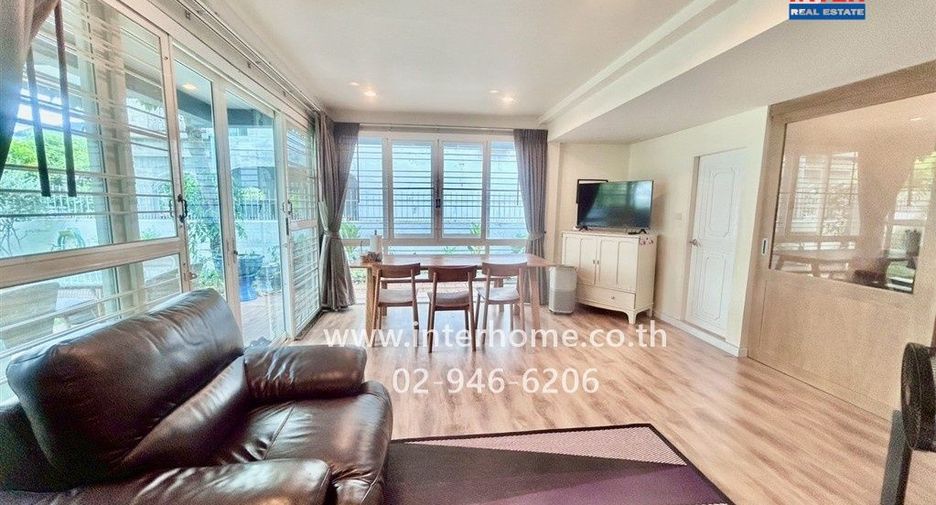 For sale 4 bedrooms house in Lat Phrao, Bangkok