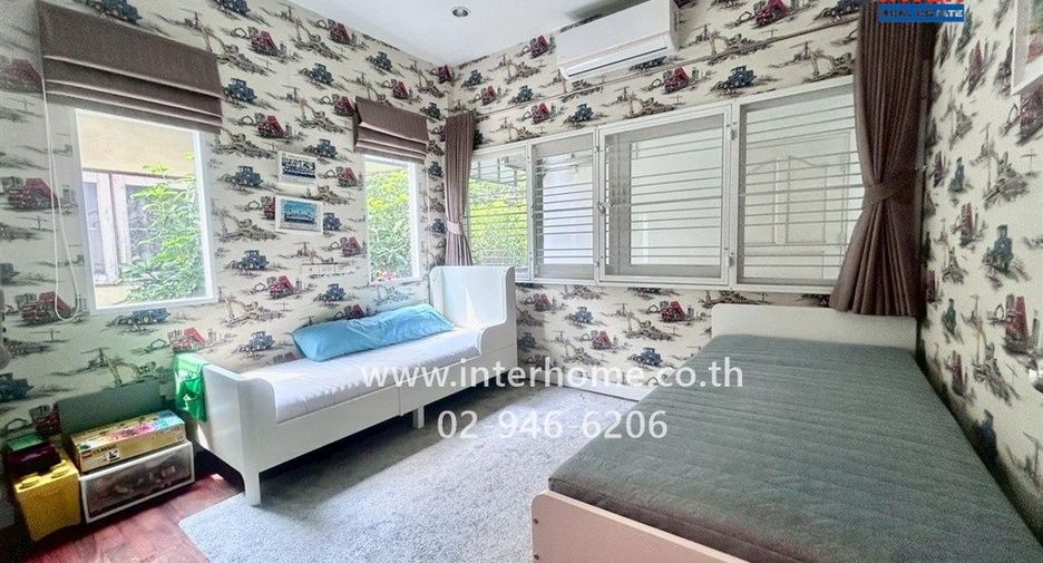 For sale 4 bedrooms house in Lat Phrao, Bangkok