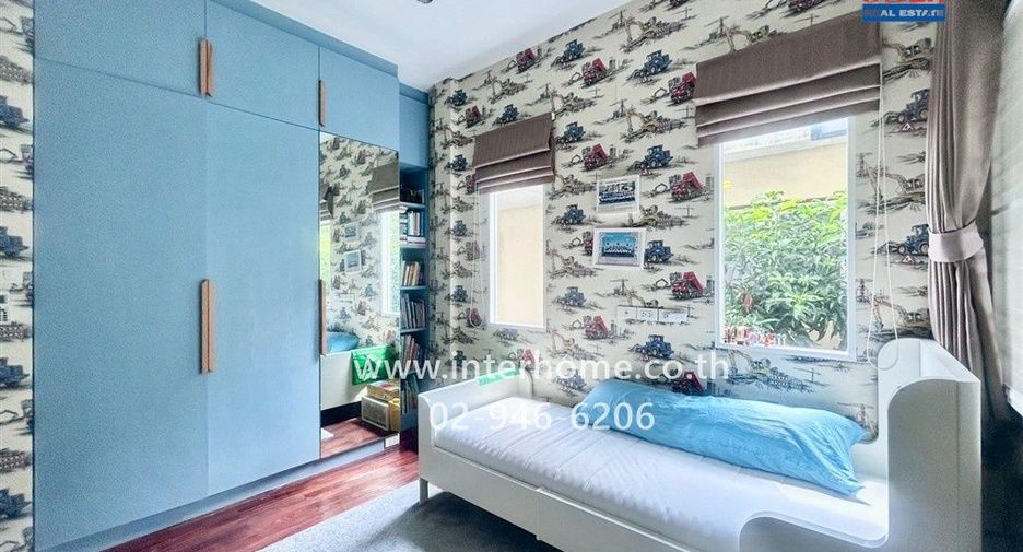 For sale 4 bedrooms house in Lat Phrao, Bangkok