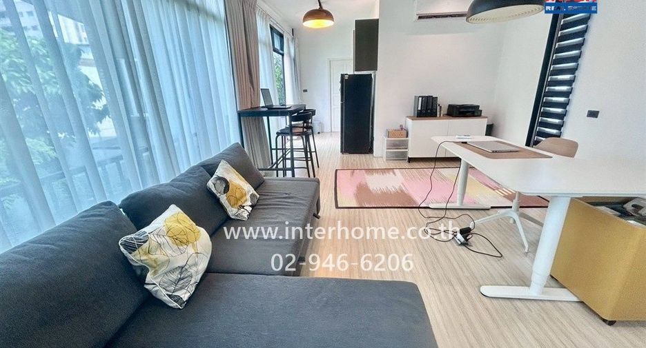 For sale 4 bedrooms house in Lat Phrao, Bangkok